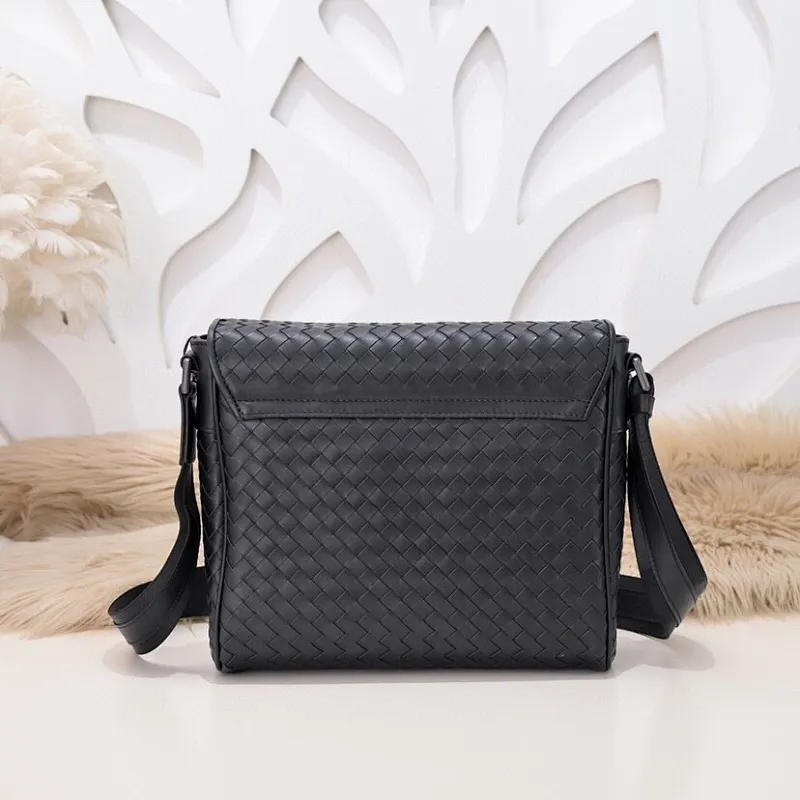 All categories 💚 Top version men’s bags 💚 BV 2024 new BV crossbody bag
